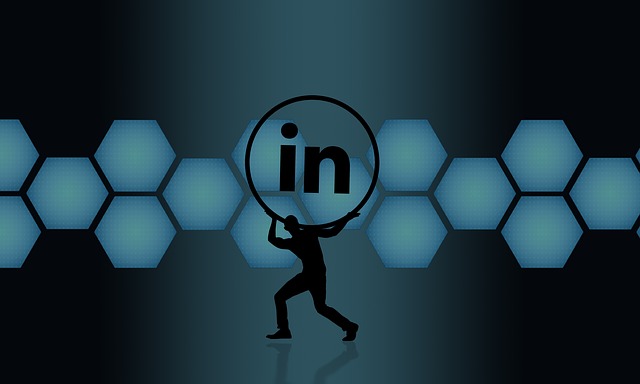 4 Ways to Find Potential Customers on LinkedIn